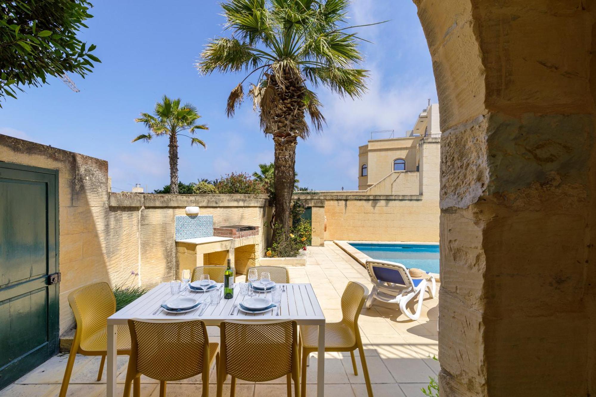 Villa Dar Tas-Soru Farmhouse With Private Pool à Għasri Extérieur photo